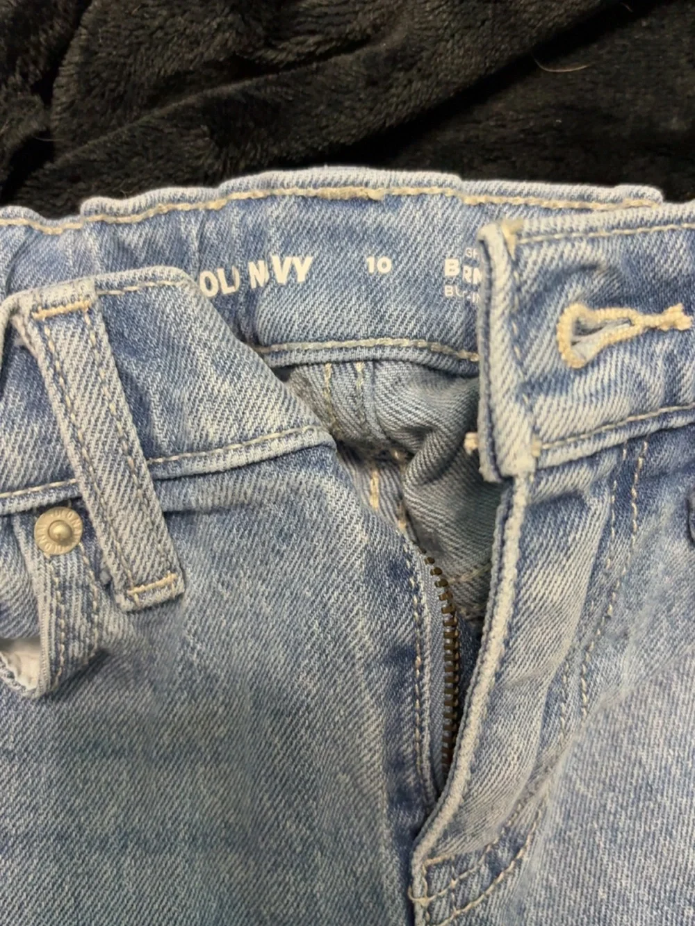 3 FOR 50. KIDS. Old Navy Light Wash Cropped & Ankle Jeans Set. WILL BE WASHED.